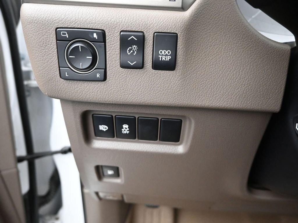 Used 2019 Lexus GX 460 image 19