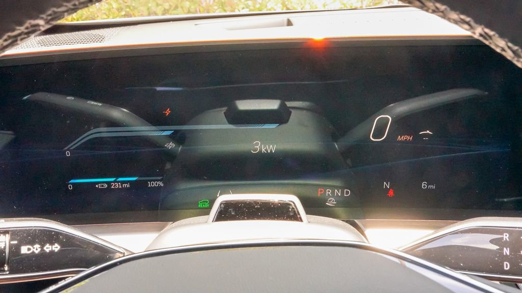 Used 2025 Cadillac Lyriq Sport image 27