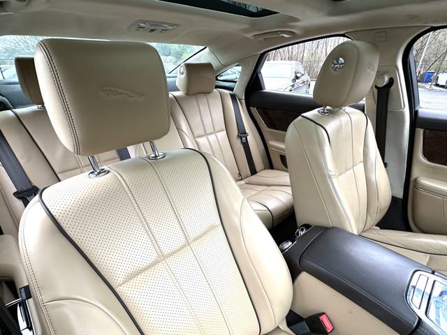 Used 2014 Jaguar XJ AWD image 38