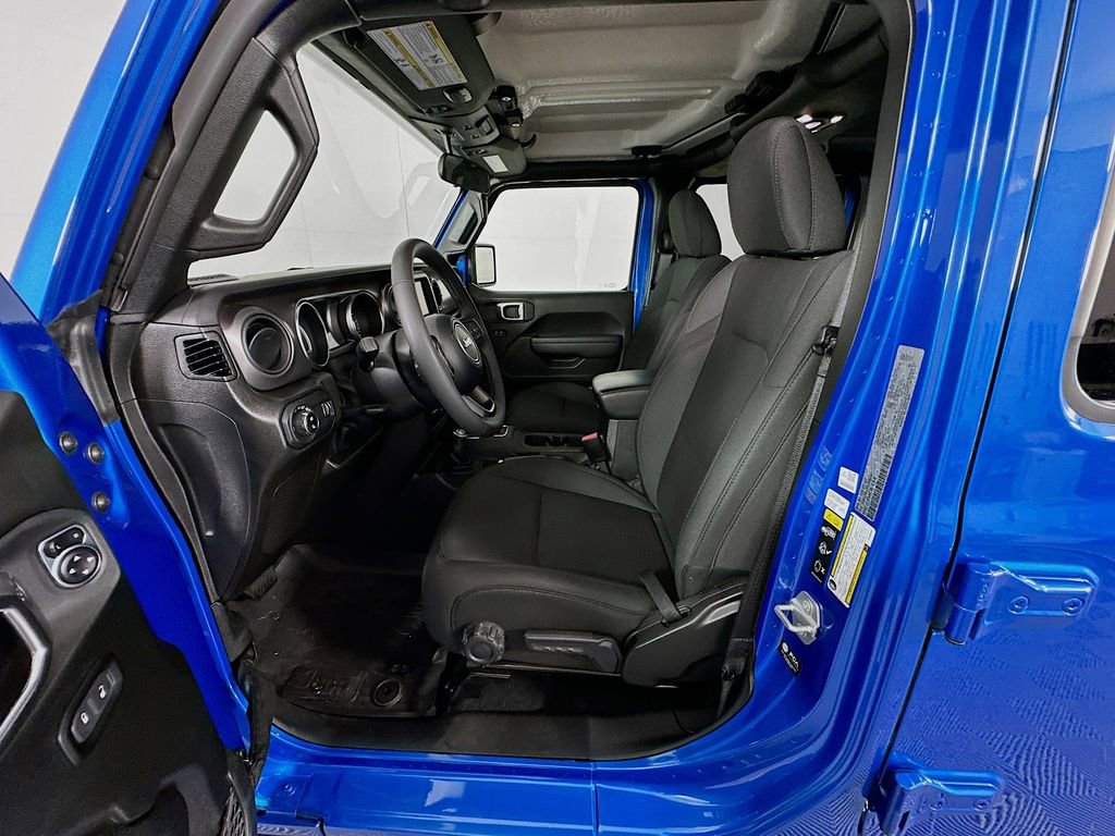 Used 2023 Jeep Gladiator Sport AWD/4WD image 21