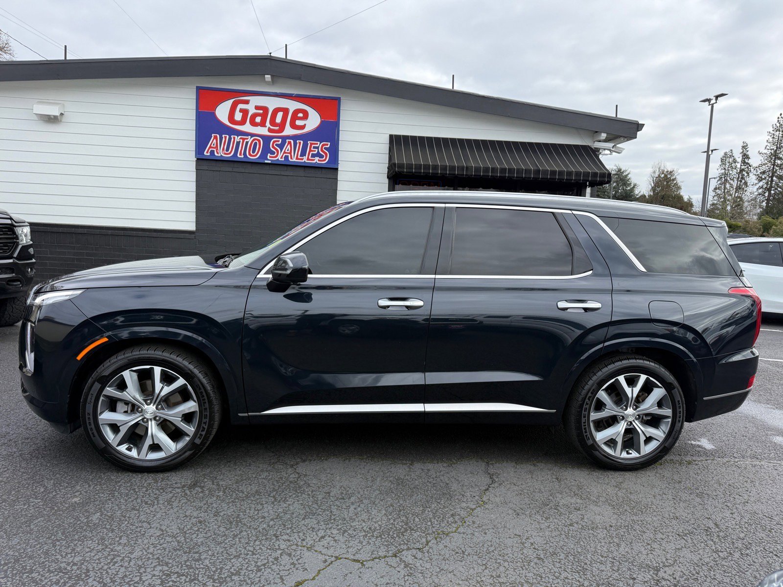 Used 2021 Hyundai Palisade Limited image 3