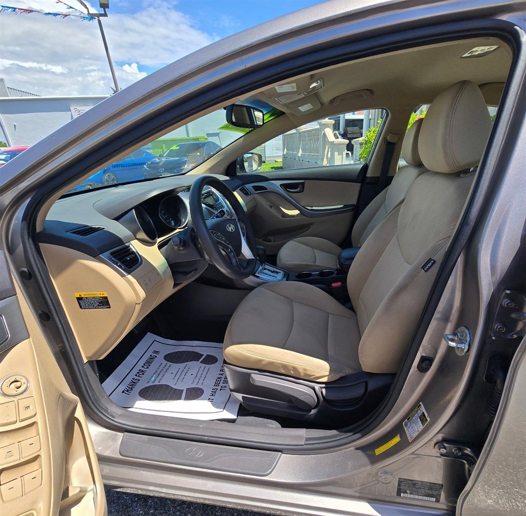 Used 2012 Hyundai Elantra GLS w/ Preferred Pkg 3 FWD image 5