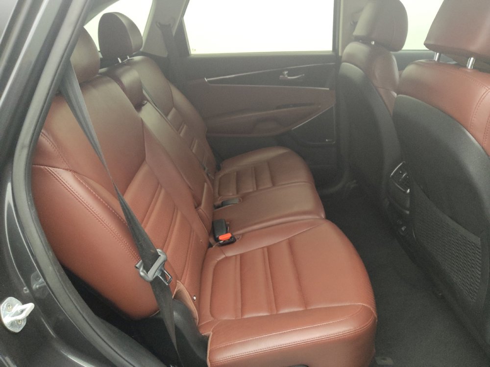 Used 2017 Kia Sorento SX image 19
