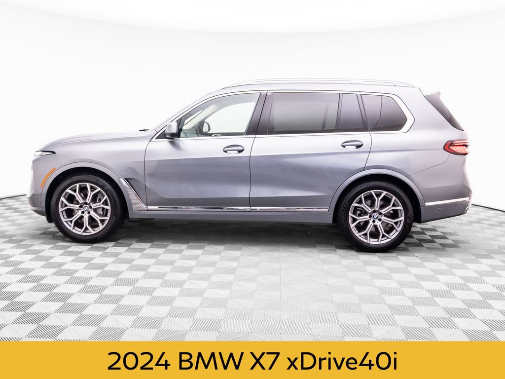 Used 2024 BMW X7 xDrive40i w/ Parking Assistance Package AWD/4WD image 2