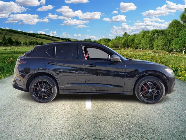 Used 2021 Alfa Romeo Stelvio Ti Sport image 7