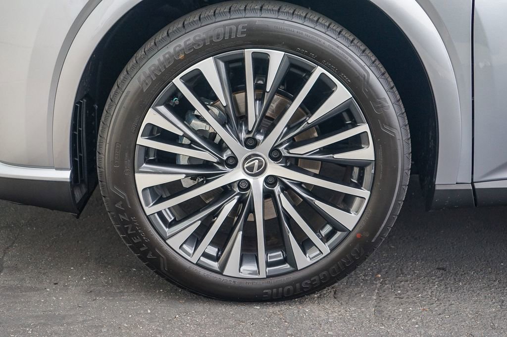 Used 2025 Lexus RX 350 Premium Plus w/ Accessory Package image 9