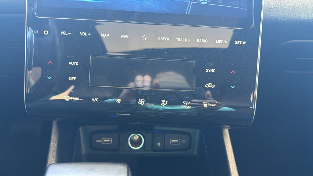 Used 2024 Hyundai Santa Cruz Limited AWD/4WD image 19