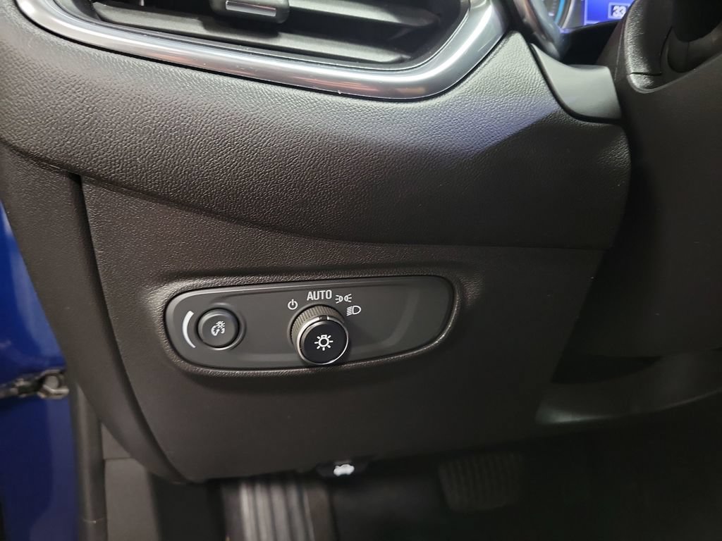 Used 2022 Chevrolet Equinox LT w/ Driver Convenience Package FWD image 26