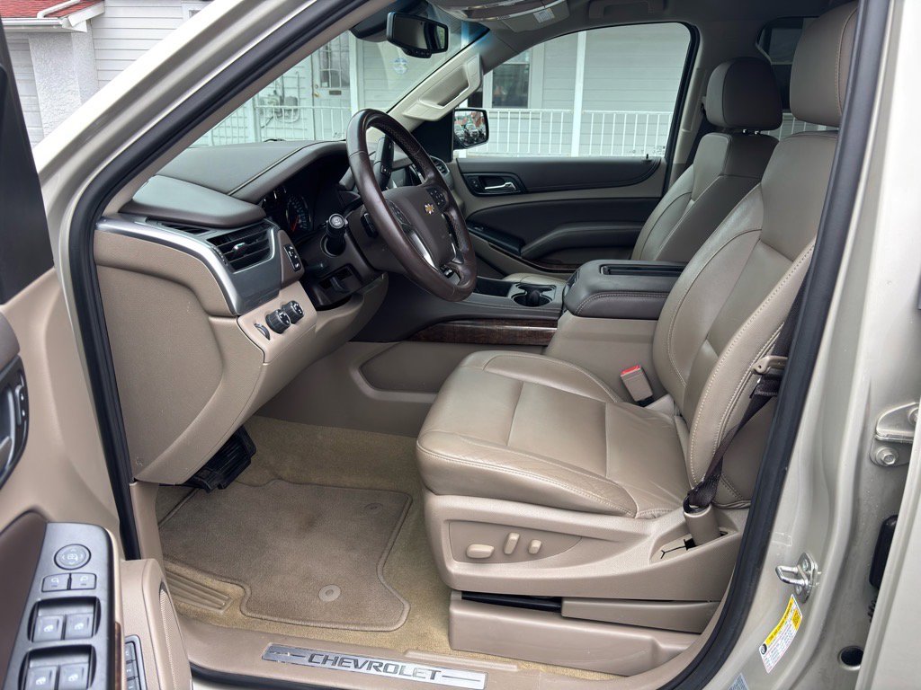 Used 2017 Chevrolet Suburban LT image 13