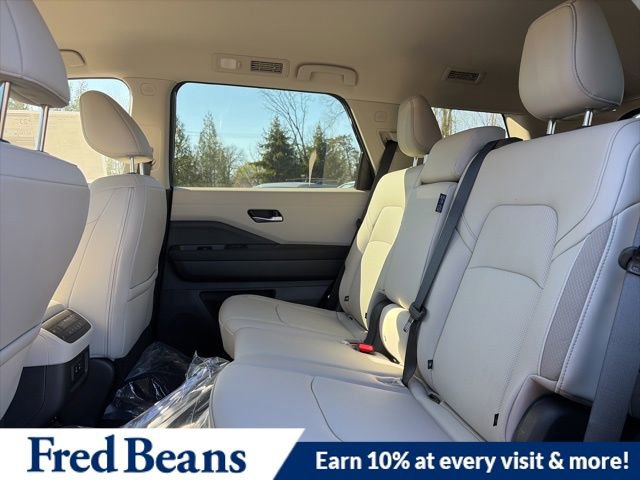 New 2026 Nissan Pathfinder SL image 12