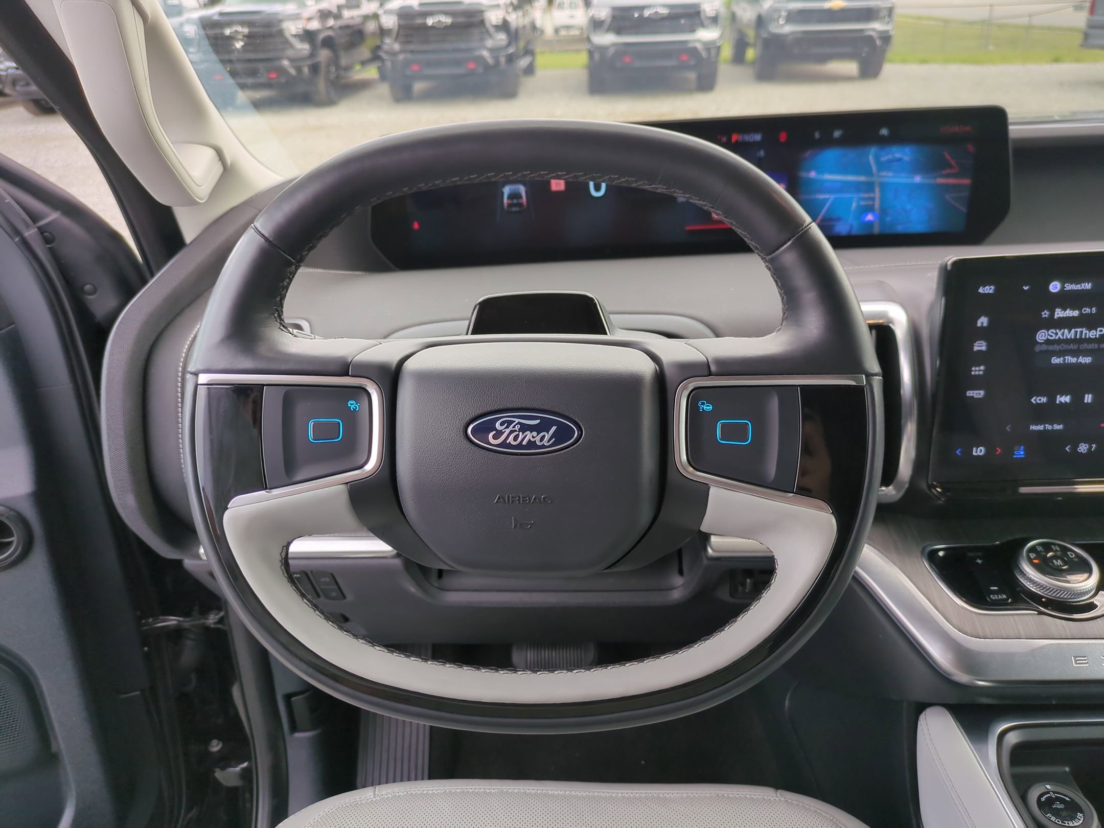 Used 2025 Ford Expedition Platinum w/ Platinum Ultimate Package AWD/4WD image 18