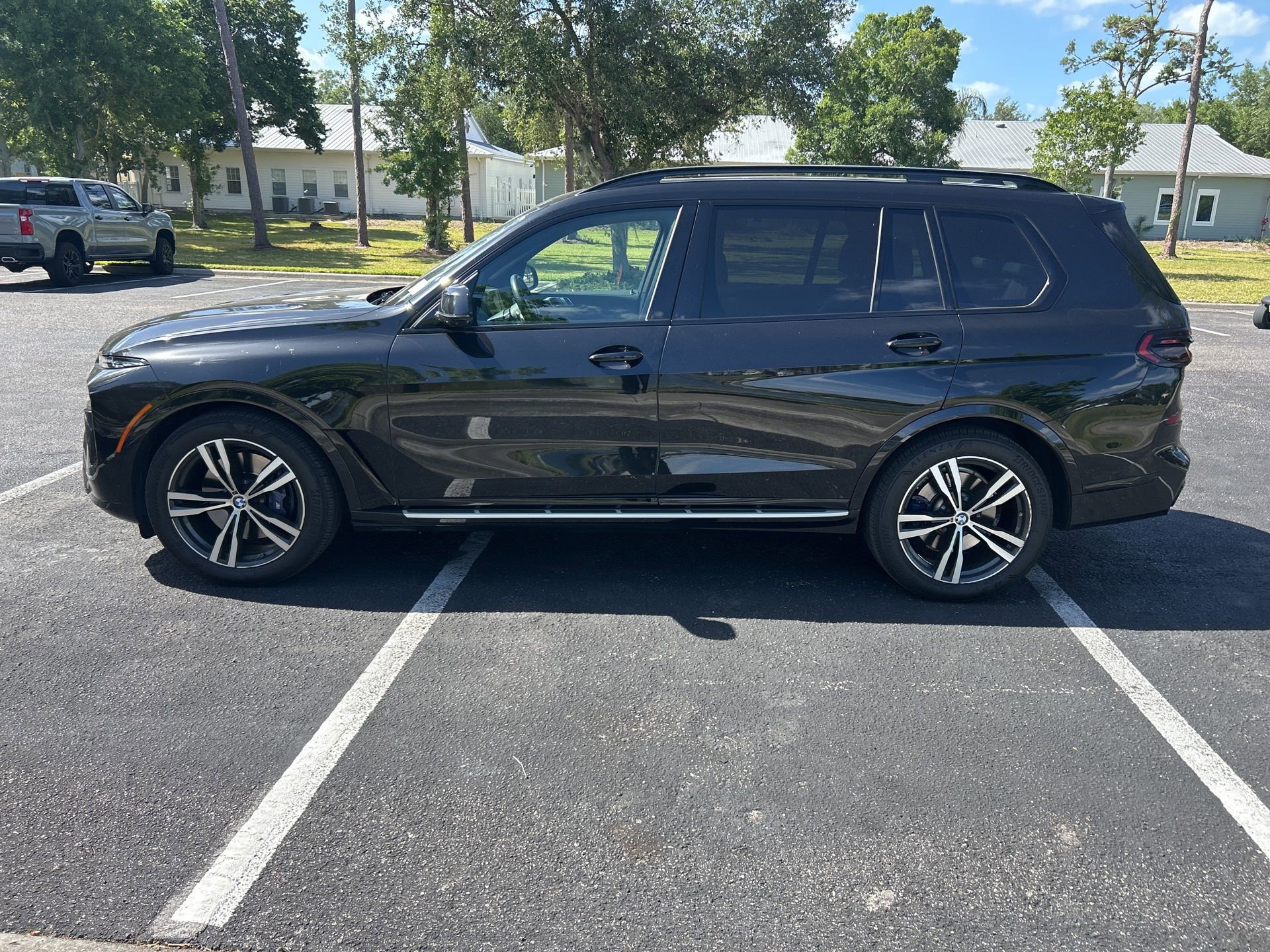 Used 2023 BMW X7 xDrive40i w/ Executive Package image 4