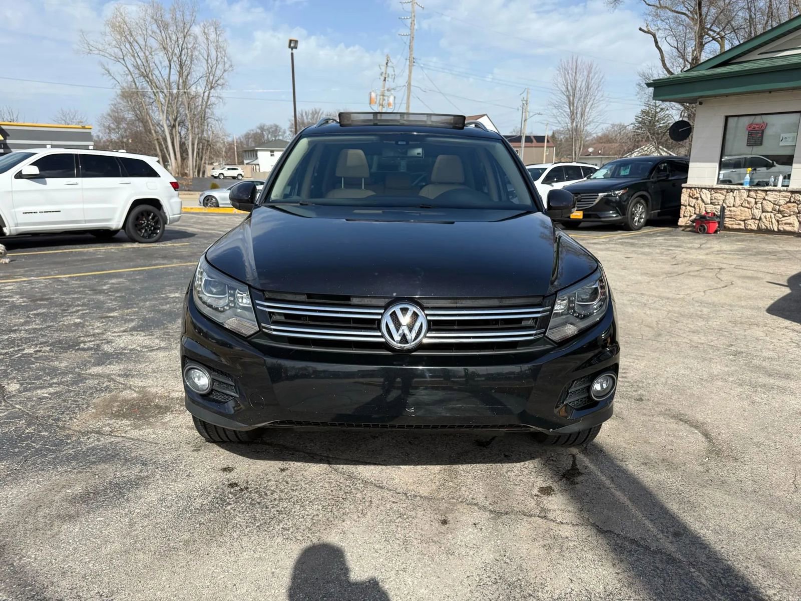 Used 2017 Volkswagen Tiguan SEL image 8