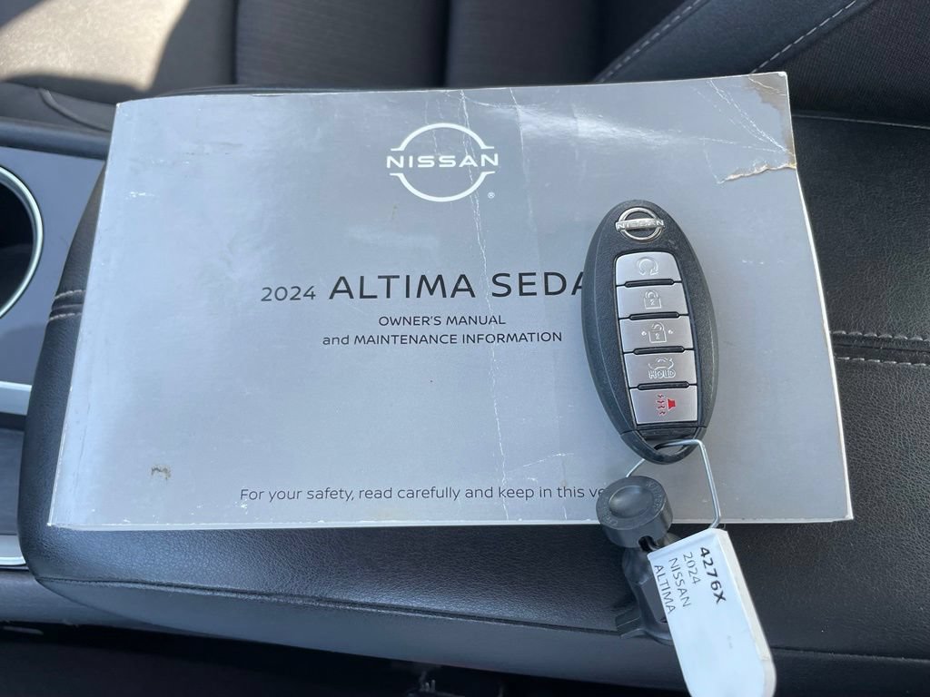 Used 2024 Nissan Altima 2.5 SV FWD image 31