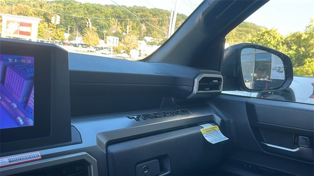 New 2025 Toyota Tacoma TRD Off-Road image 15