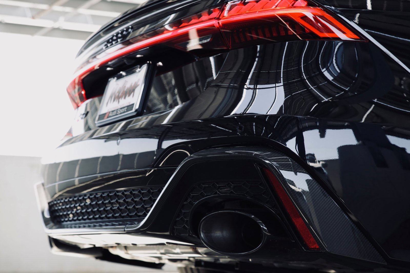 Used 2024 Audi RS 7 Performance w/ Bronze Edition image 8