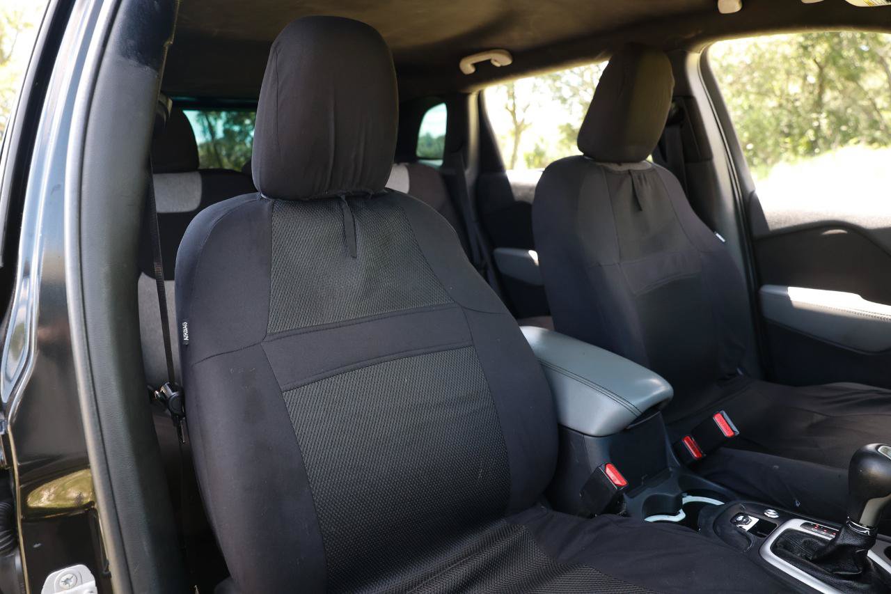 Used 2014 Jeep Cherokee Sport FWD image 18