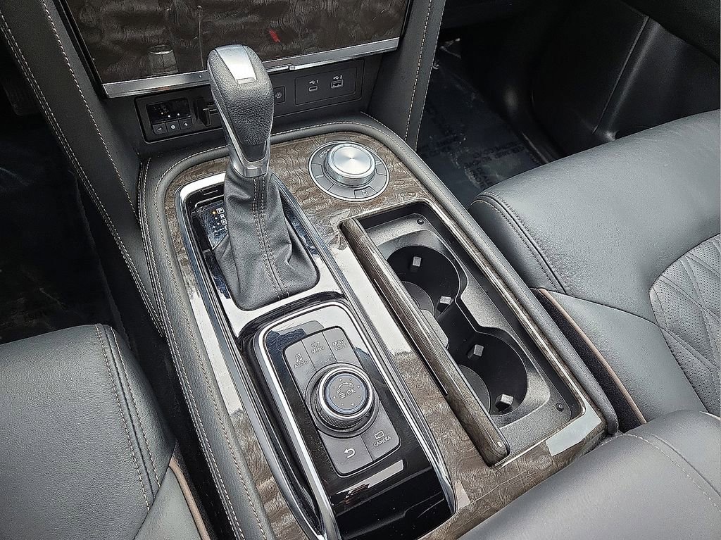 Used 2024 Nissan Armada Platinum w/ Captain's Chairs Package image 30