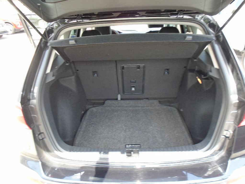 Used 2022 Volkswagen Taos SE FWD image 11