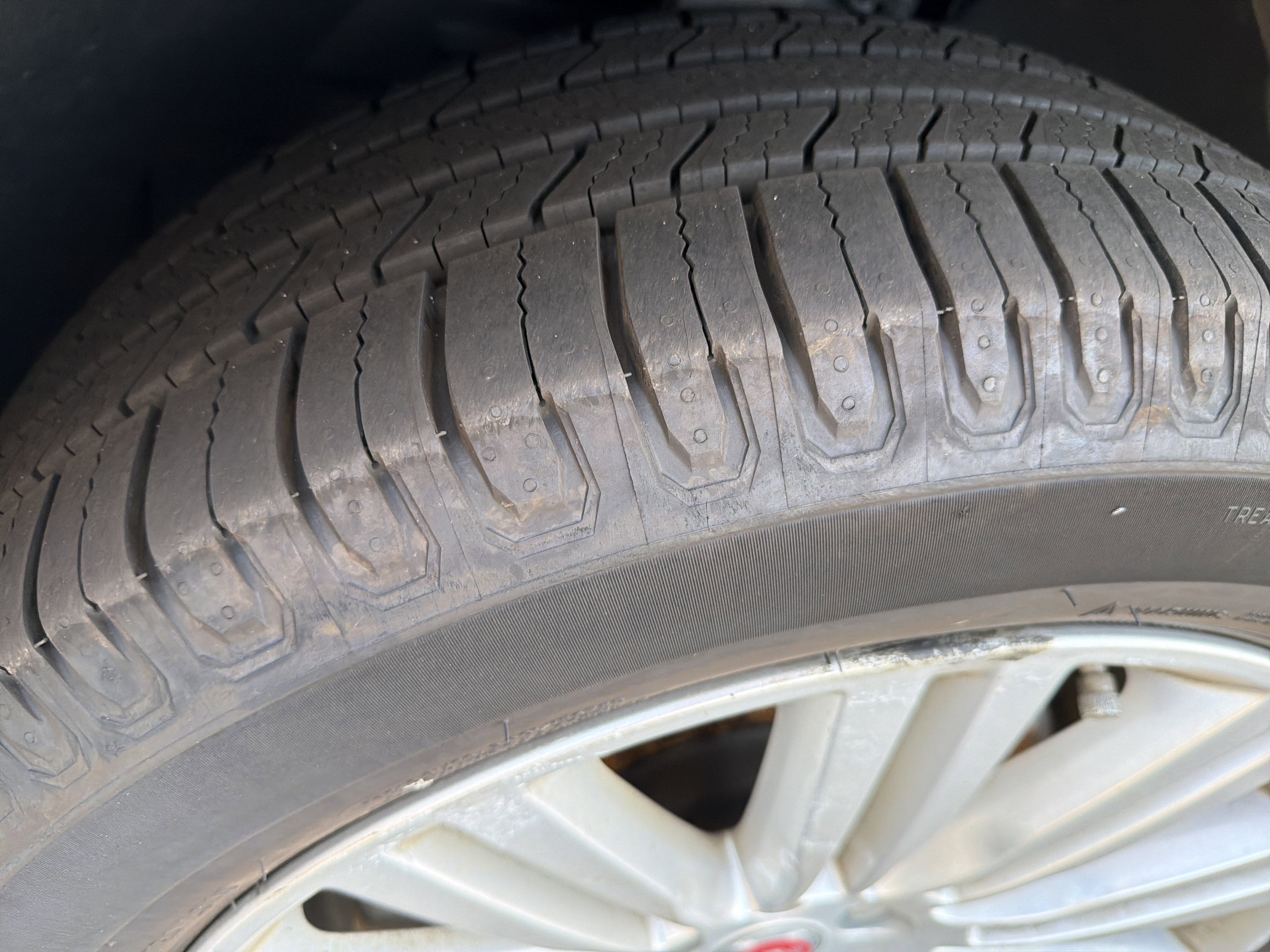 Used 2019 Jaguar F-PACE Portfolio image 12