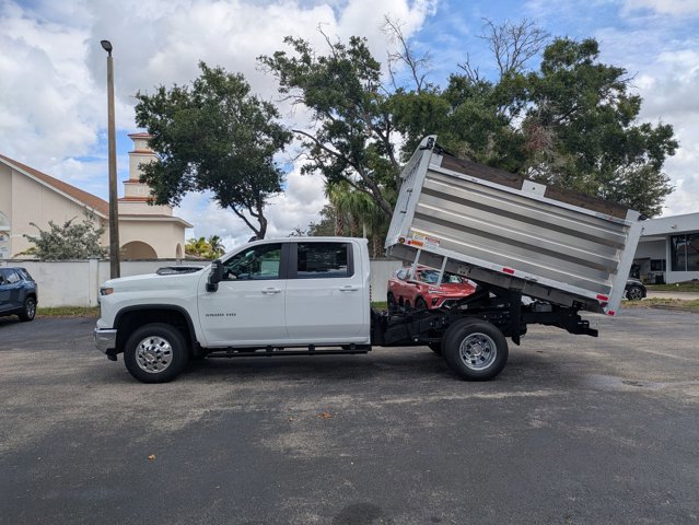 New 2025 Chevrolet Silverado 3500 LT image 8