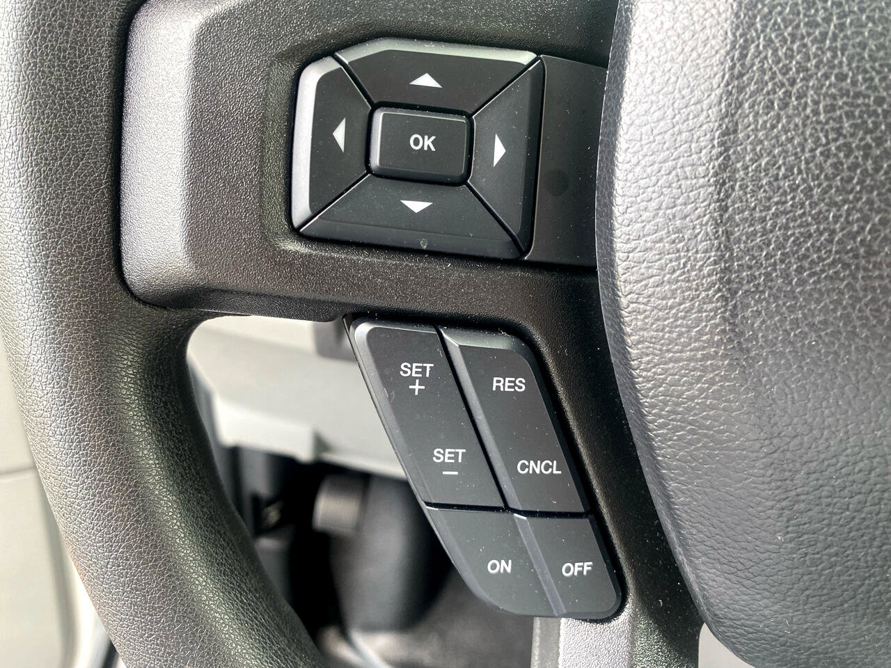 Used 2024 Ford E-350 and Econoline 350 Super Duty w/ Power Windows & Locks Group image 24