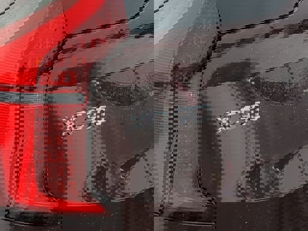 New 2026 Volvo XC90 B6 Plus w/ Protection Package Premier image 12