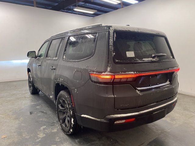 Used 2026 Jeep Grand Wagoneer Limited w/ Premium Group II AWD/4WD image 4