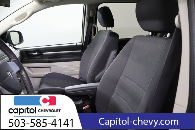 Used 2009 Dodge Grand Caravan SXT FWD image 12