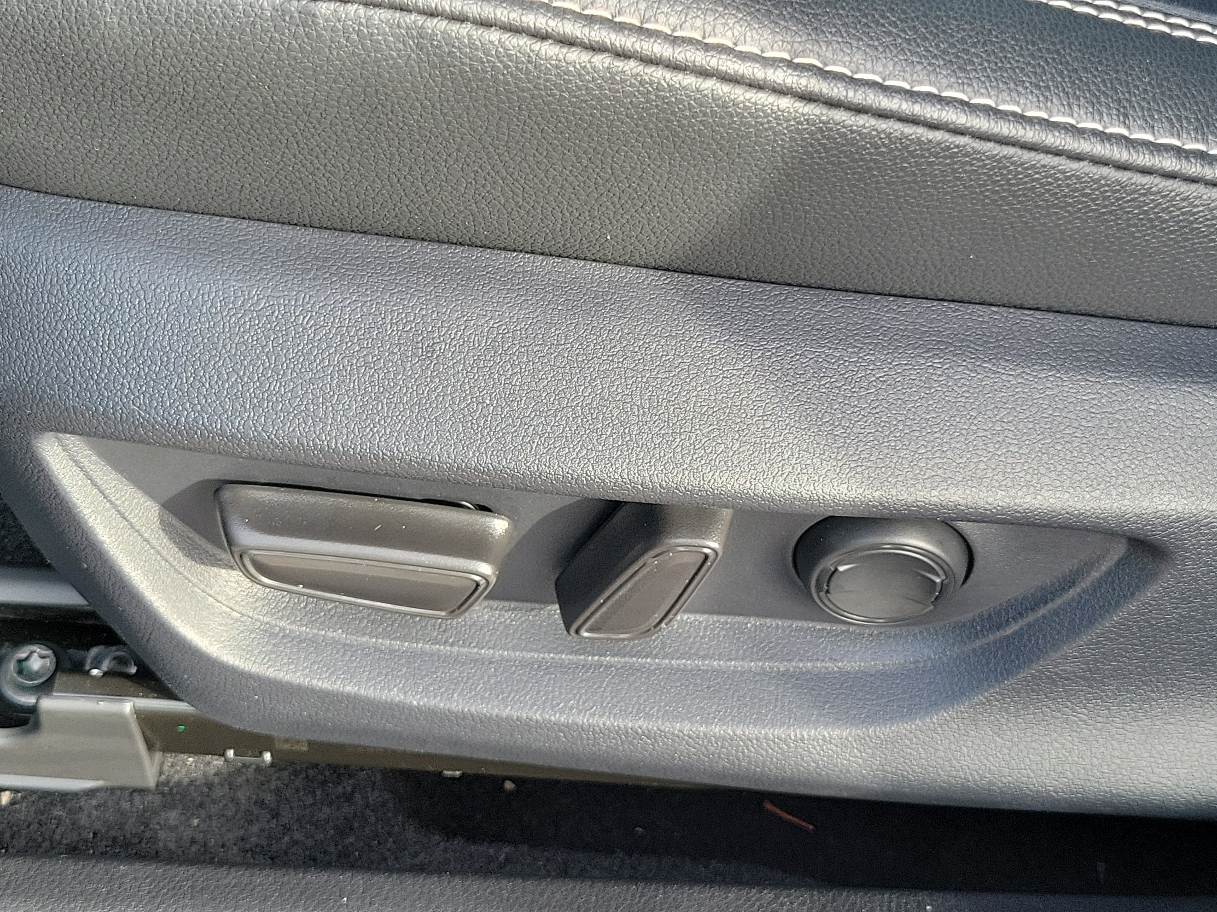 Used 2026 Toyota Camry SE FWD image 17