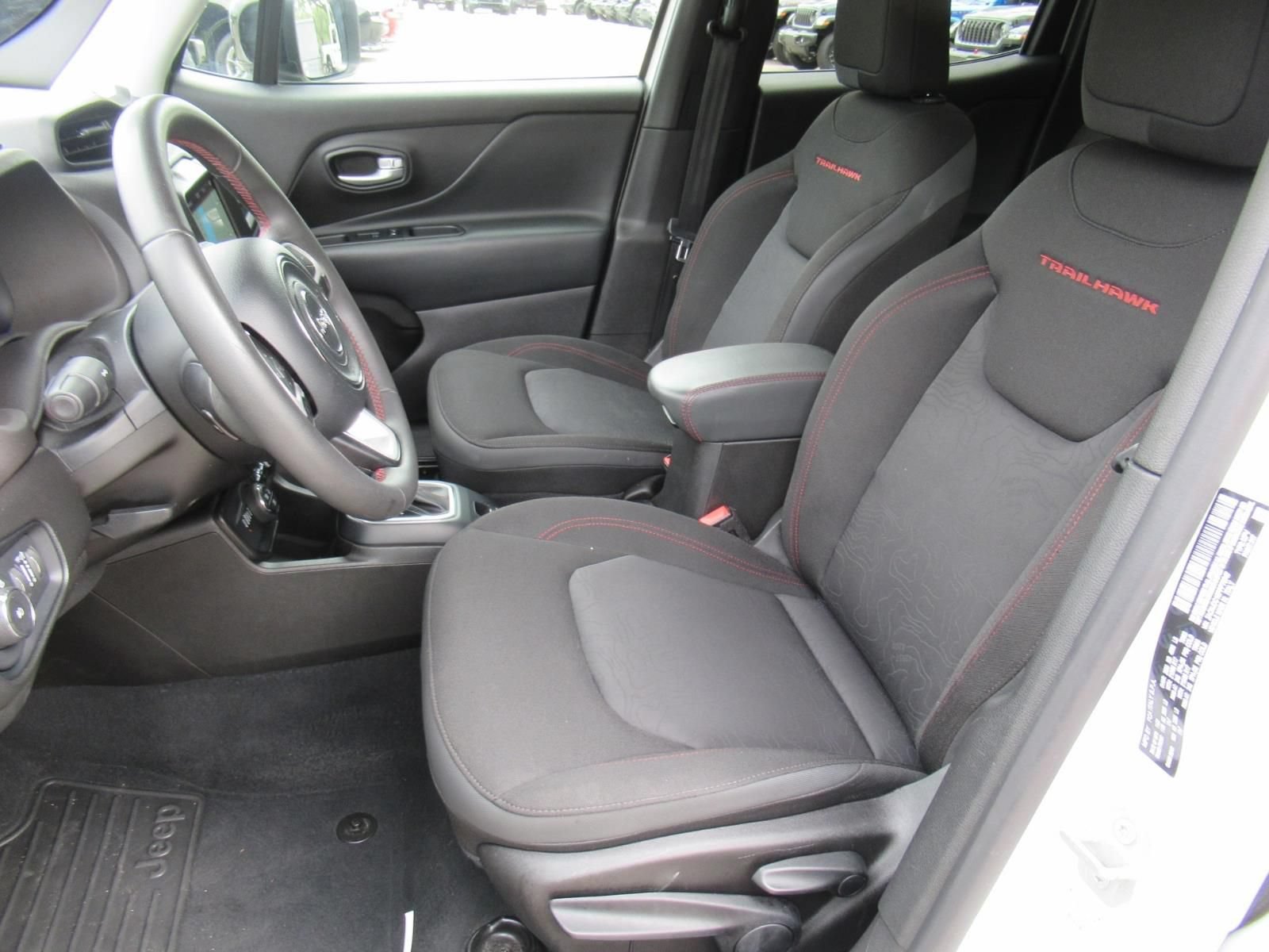 Certified 2023 Jeep Renegade Trailhawk AWD/4WD image 16