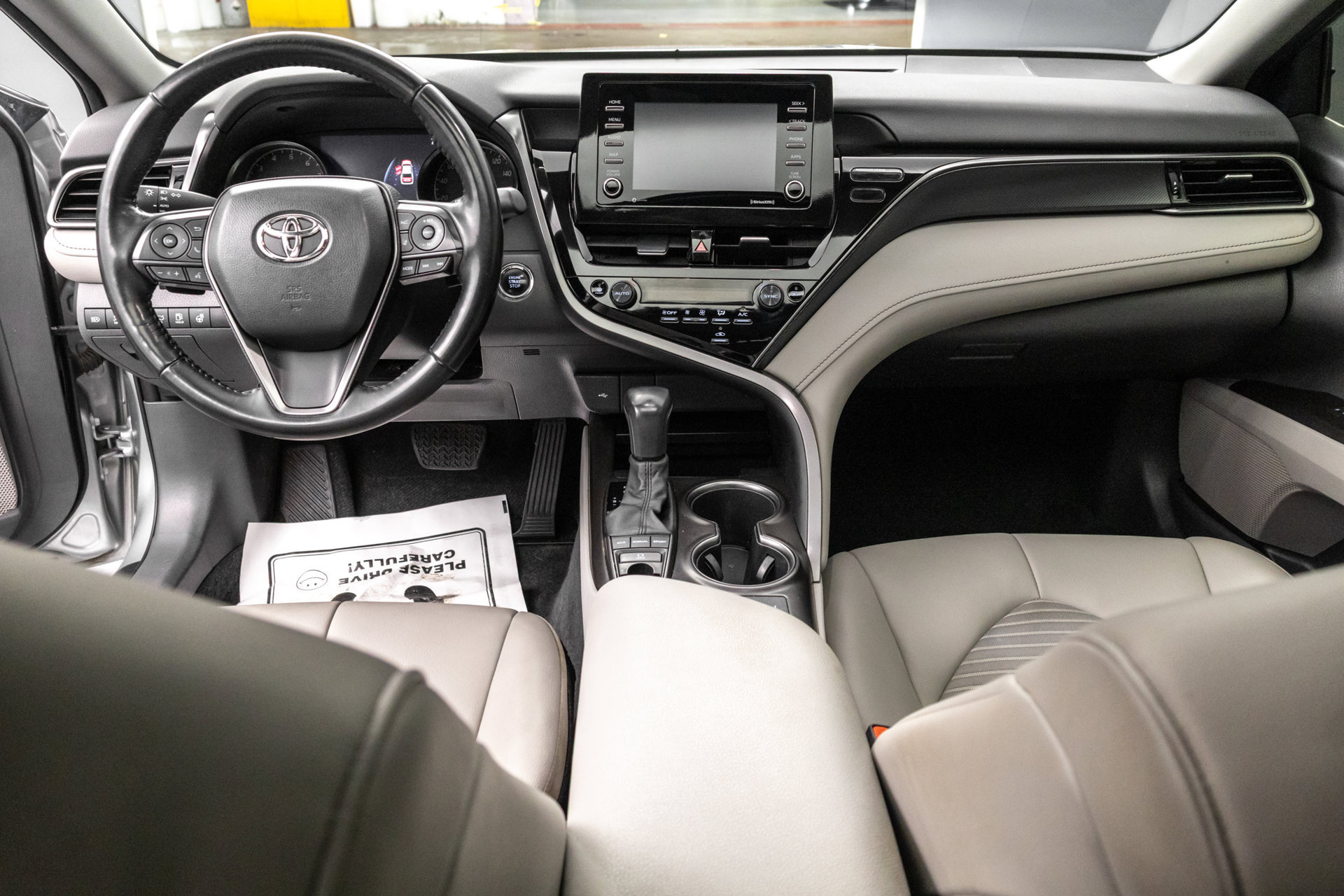 Used 2022 Toyota Camry SE w/ Cold Weather Package AWD/4WD image 31