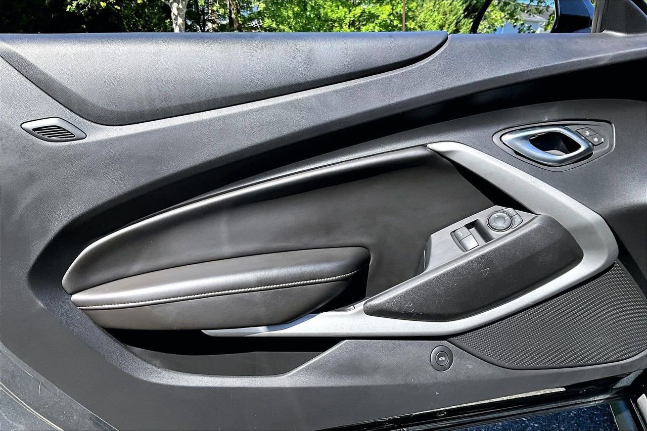 Used 2018 Chevrolet Camaro SS RWD image 24
