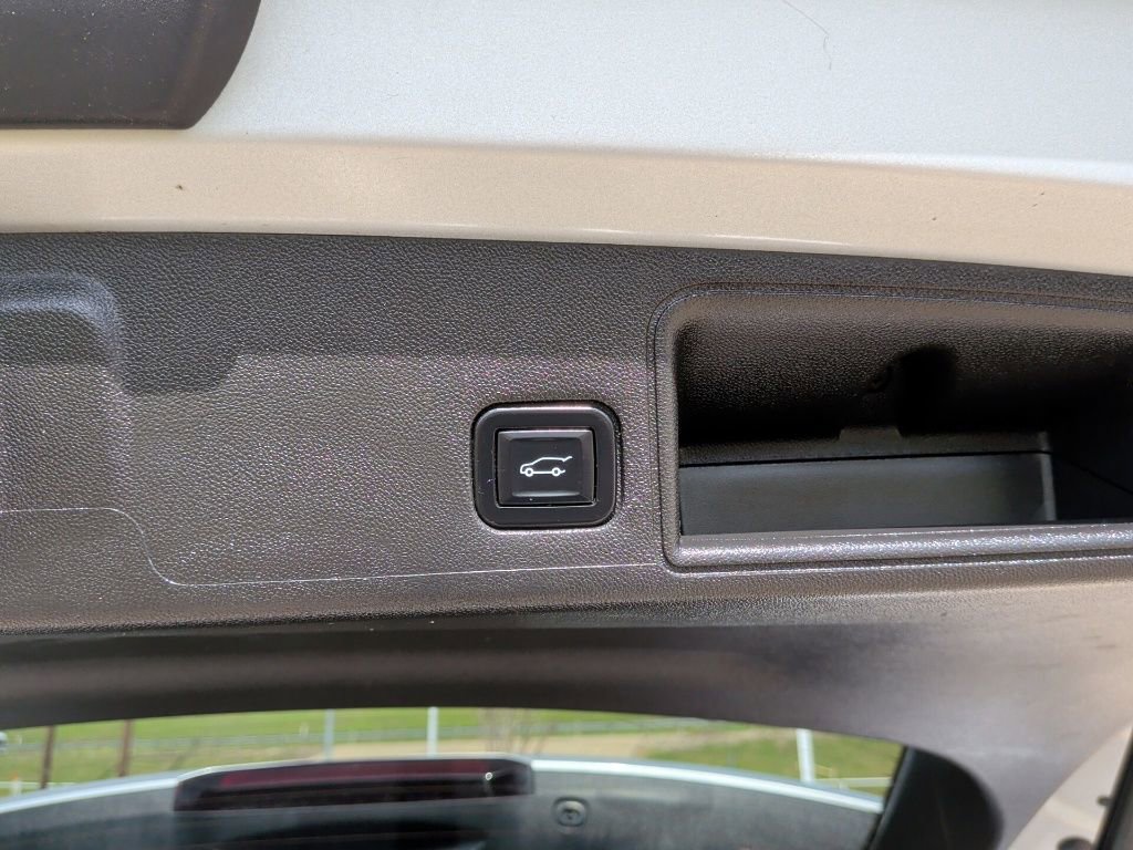 Used 2022 GMC Terrain SLE w/ Driver Convenience Package image 41