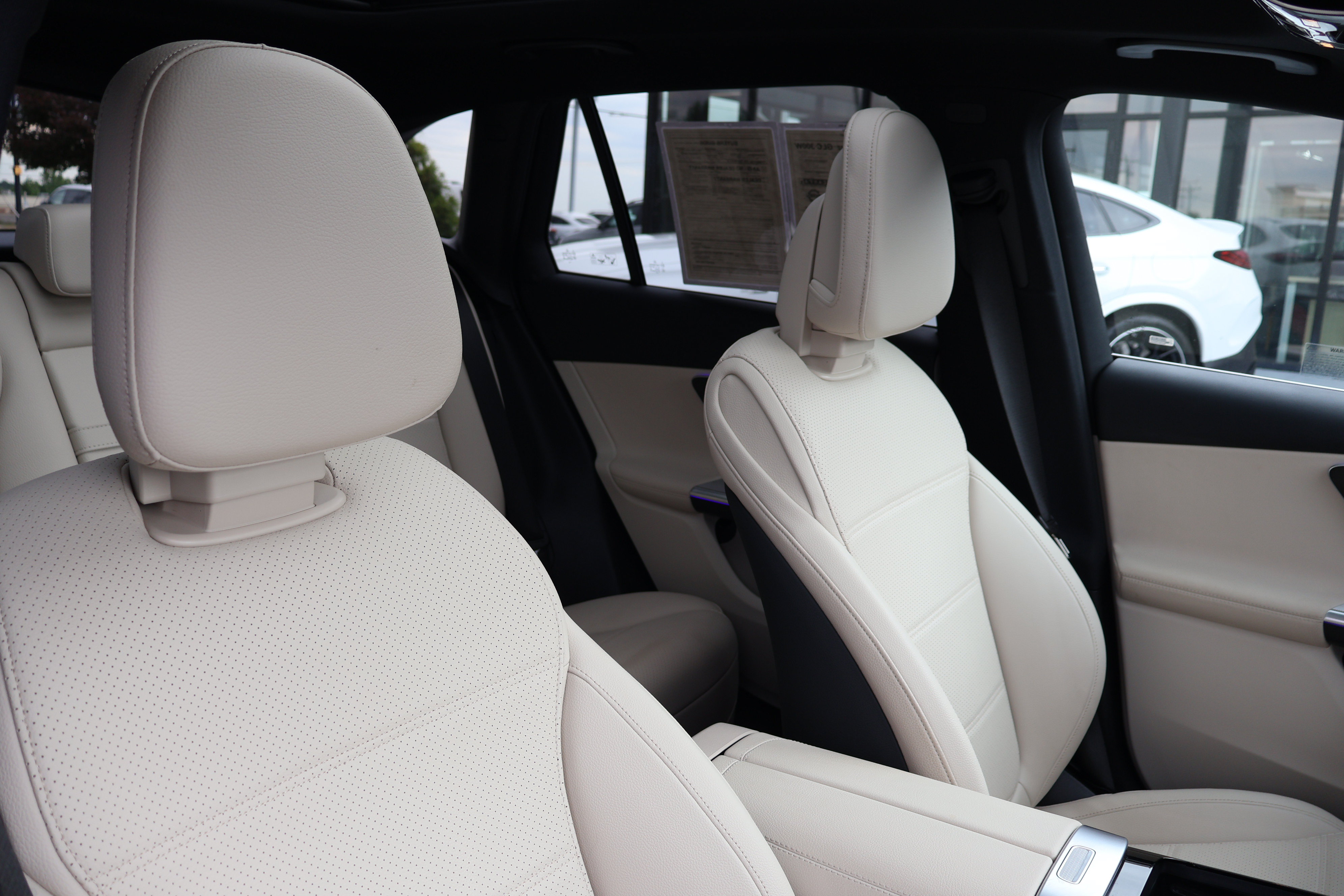 Used 2026 Mercedes-Benz GLC 300 image 30