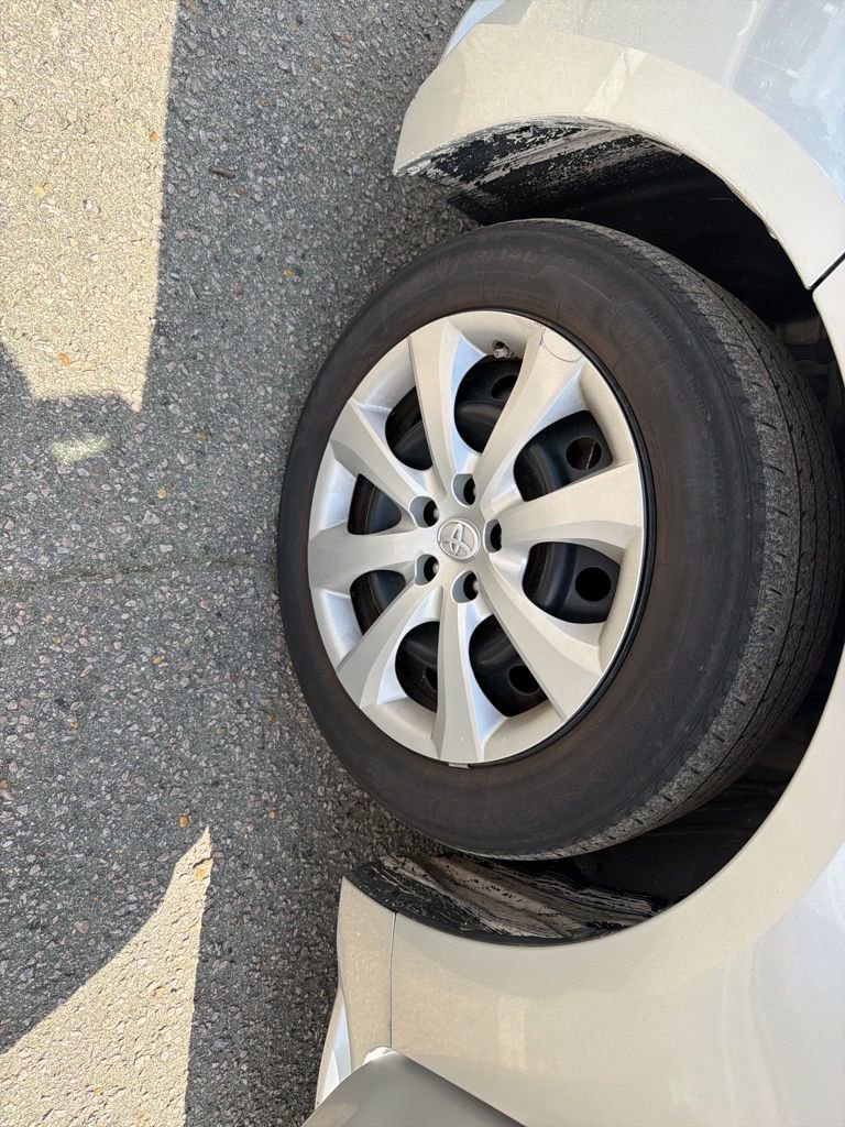 Used 2021 Toyota Corolla LE image 15