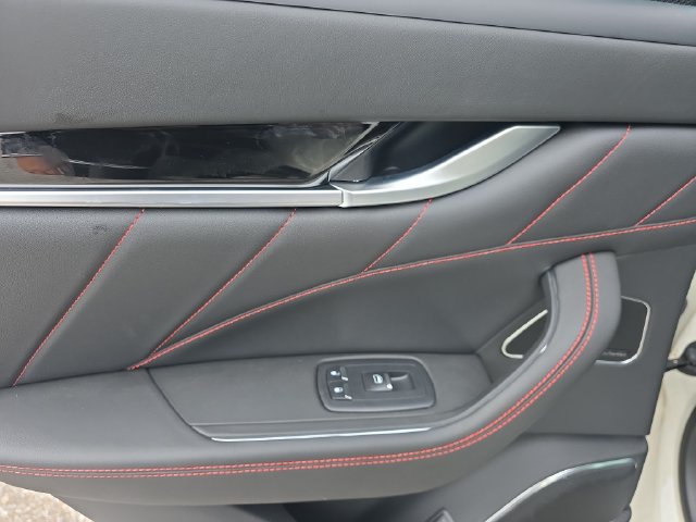 New 2024 Maserati Levante GT Ultima AWD/4WD image 10