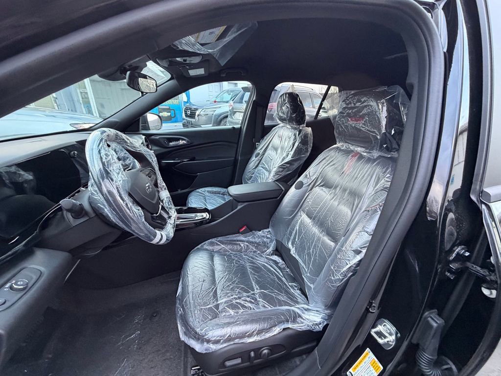 New 2026 Chevrolet Trax RS image 9