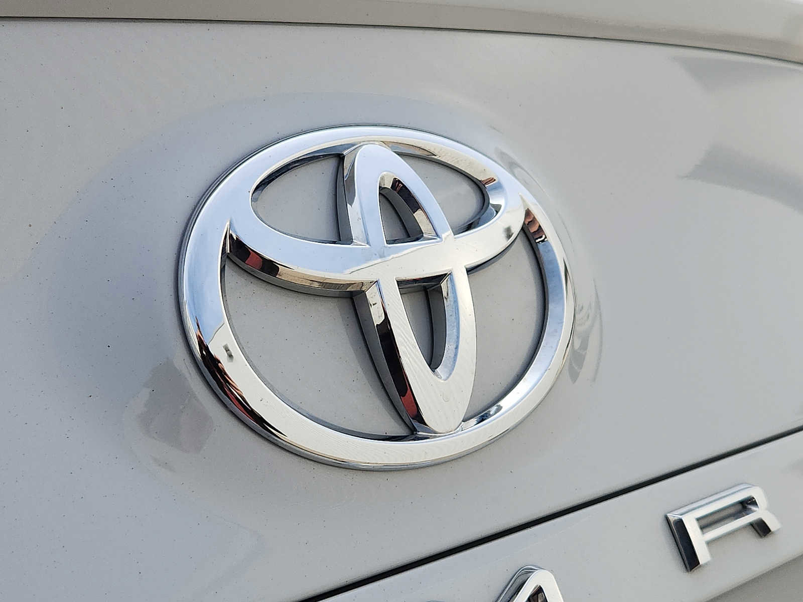 Used 2023 Toyota Camry SE w/ Cold Weather Package image 29