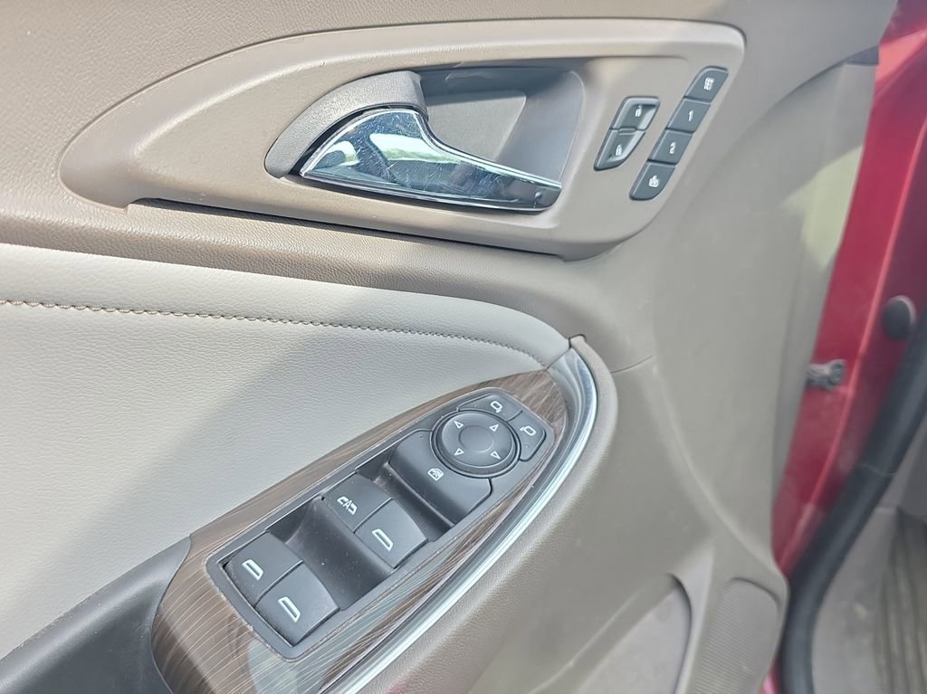 Used 2019 Chevrolet Malibu Premier w/ Sun and Wheel Package image 11