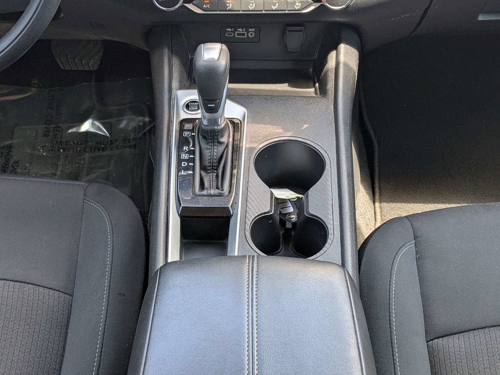 Used 2025 Nissan Altima 2.5 SV FWD image 17