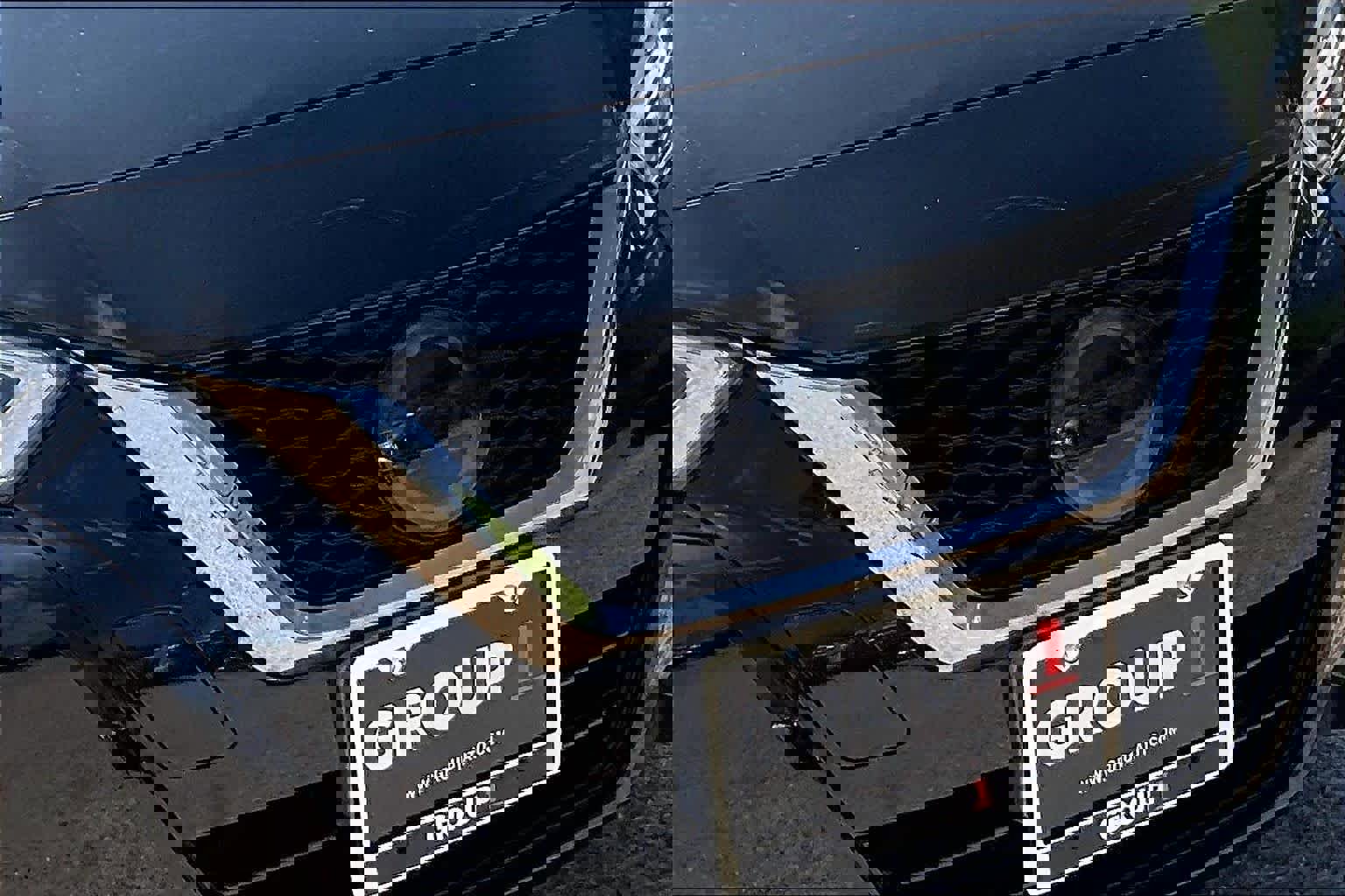 Used 2021 Nissan Versa SR w/ Convenience Package image 29