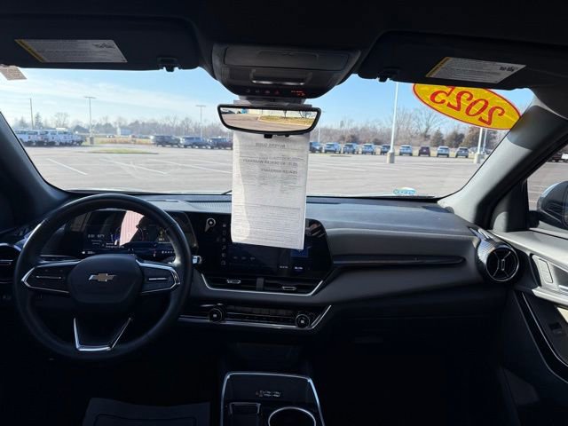 Used 2025 Chevrolet Equinox LT w/ Convenience Package II image 22