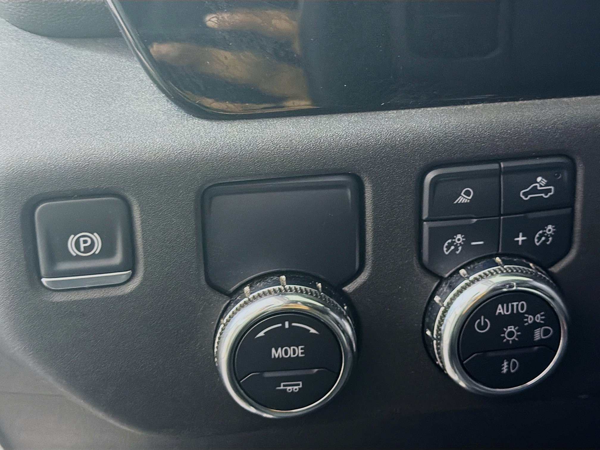 Used 2025 GMC Sierra 1500 SLT RWD image 17