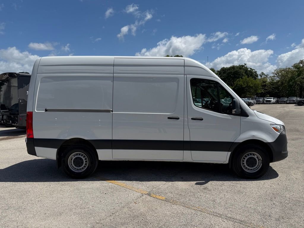 Used 2025 Mercedes-Benz Sprinter 2500 image 7