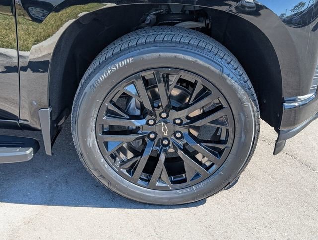 Used 2019 Chevrolet Silverado 1500 High Country w/ Technology Package AWD/4WD image 15