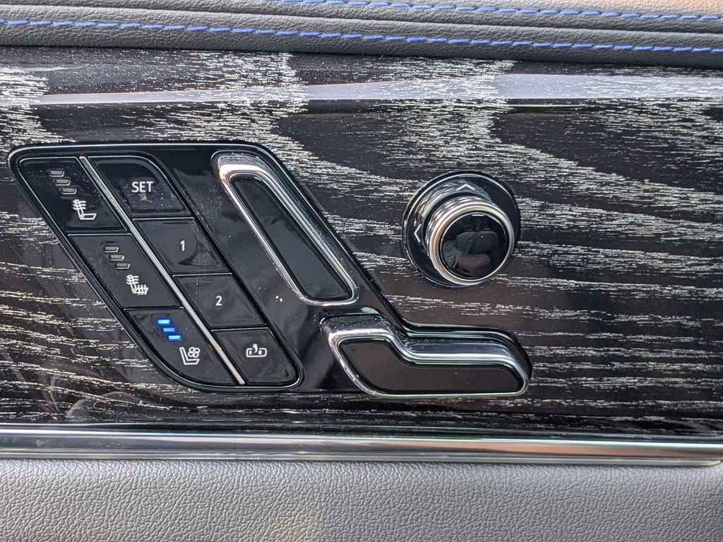 New 2025 Cadillac Escalade IQ Luxury 1 w/ Smart Trailering package image 28