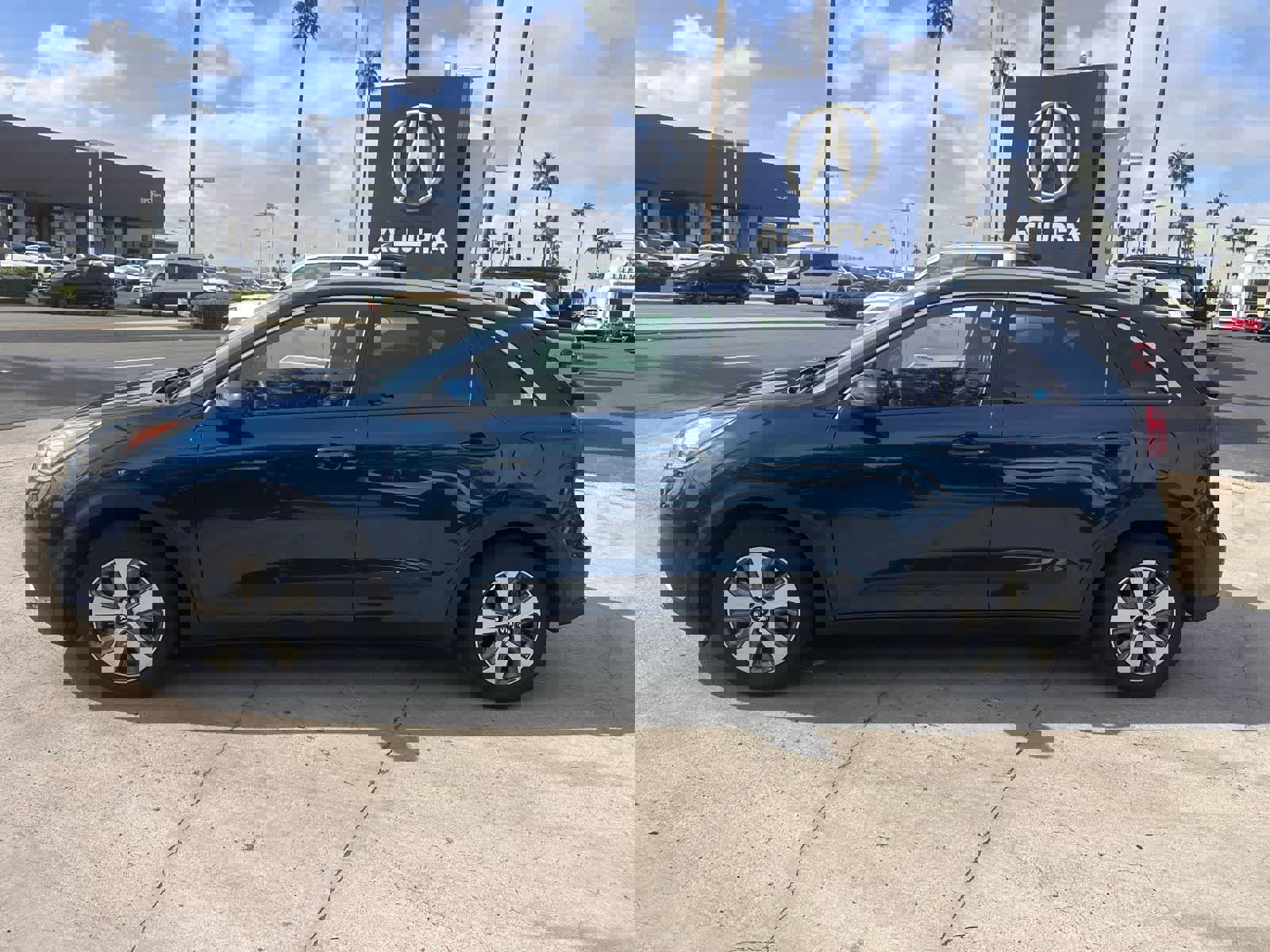 Used 2019 Kia Niro LX video 2