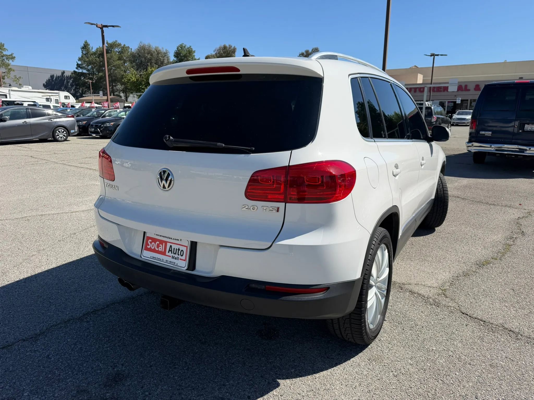Used 2013 Volkswagen Tiguan SE FWD image 3