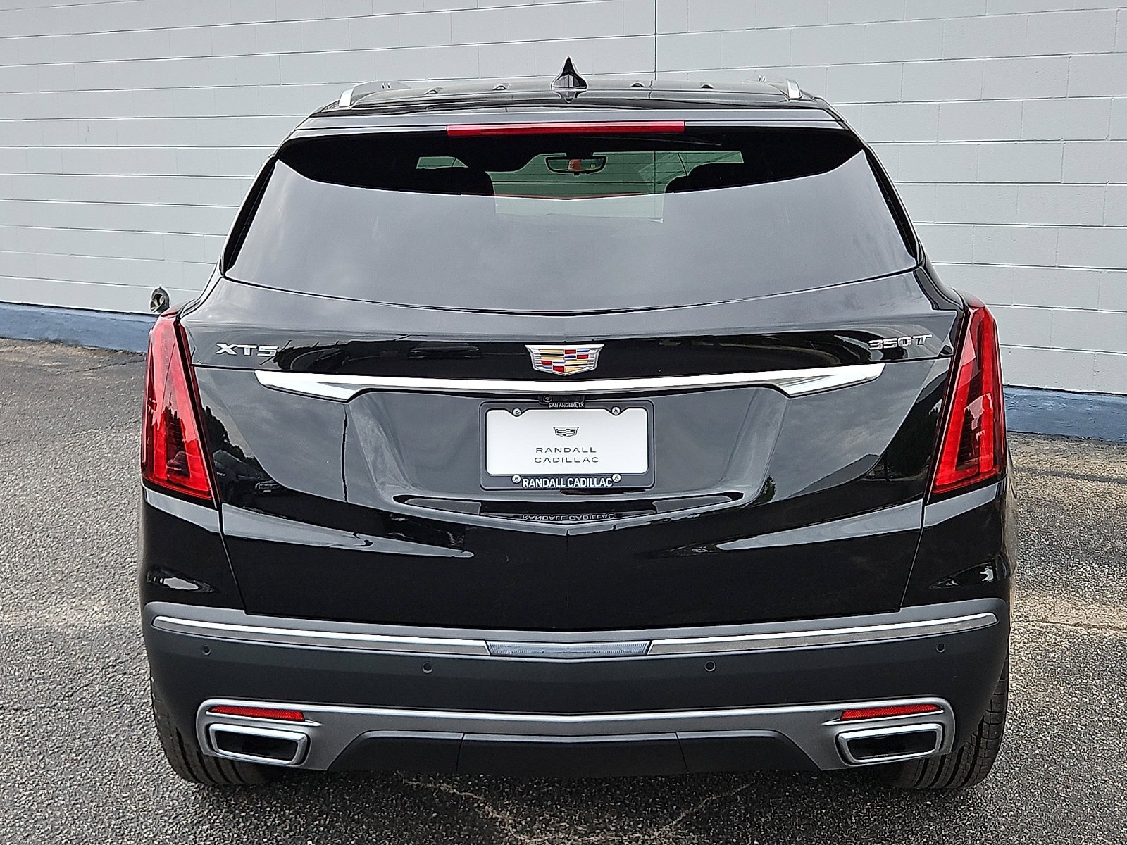 New 2026 Cadillac XT5 Premium Luxury w/ LPO, Floor Liner Package FWD image 4